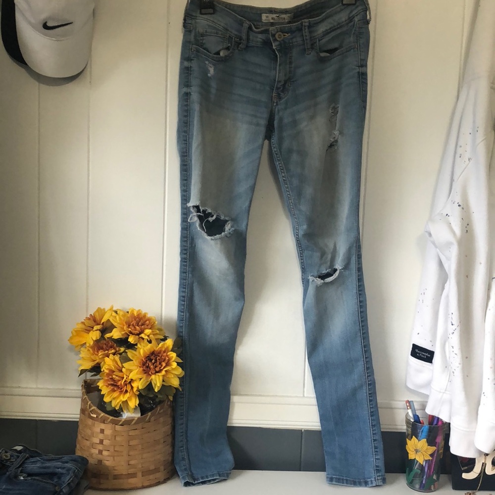 Light wash skinny jeans